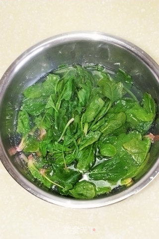 Ark Shell with Spinach recipe