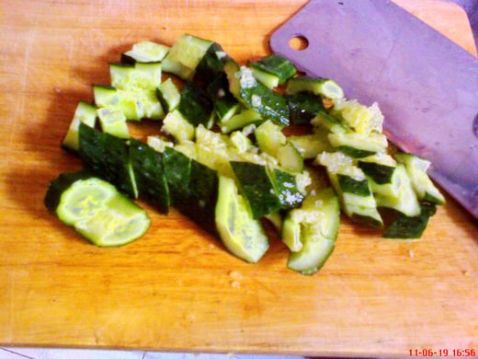 Fungus Mixed with Cucumber recipe