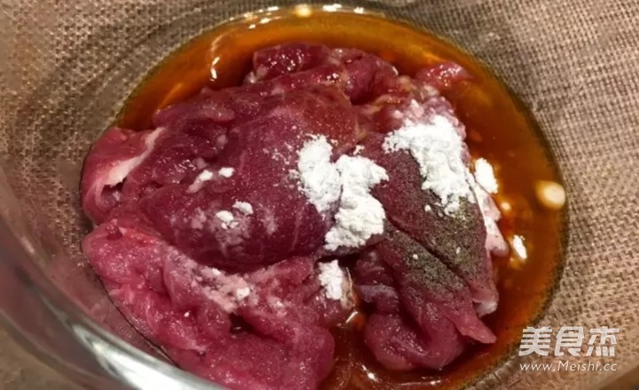 Large Slices of Beef and Potato Noodles recipe