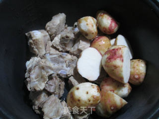 #trust of Beauty# Braised Pork Ribs with Bean Knot and Taro recipe
