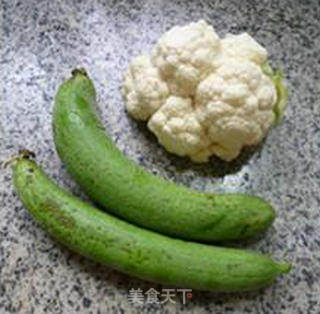 Stir-fried Cauliflower with Shrimp and Loofah recipe