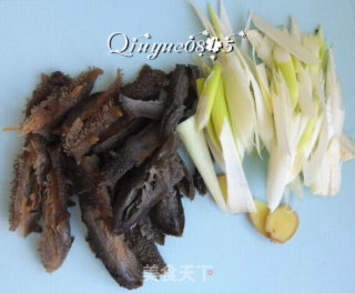 Braised Sea Cucumber with Abalone Sauce and Green Onion recipe