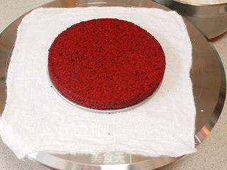 Minimalist Style. Red Velvet Birthday Cake recipe