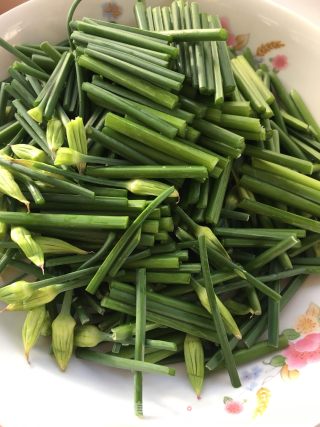 Stir-fried Bean Curd with Chives and Pork recipe