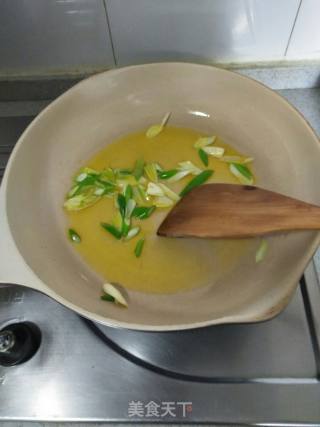 Stir-fried Bell Pepper with Cabbage Fungus recipe