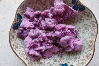 Reunion Round ~ Colorful Black Sesame Glutinous Rice Balls recipe