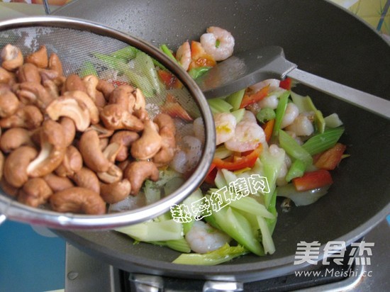 Celery and Cashew Shrimp recipe