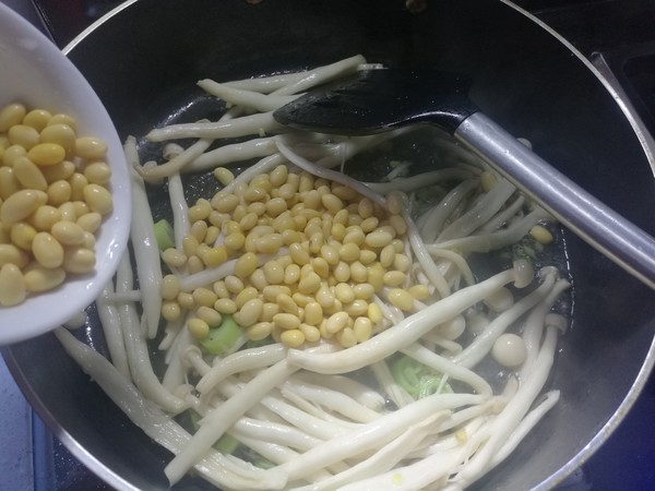 Braised Soybeans with White Mushroom recipe