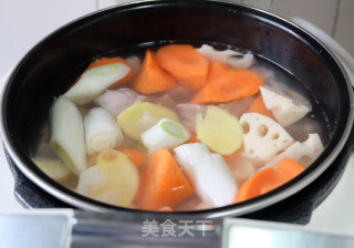 #trust之美#lotus Root and Carrots Stewed Pork Ribs recipe
