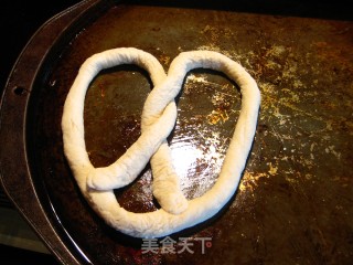 Sea Salt Butterfly Cake Pretzel recipe