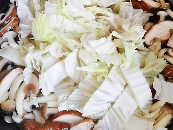 It’s Better to Eat Cabbage and Stir-fried Mushrooms with Cabbage, Which is Delicious and Crispy recipe