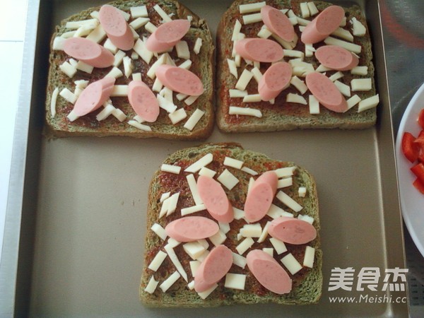 Ham and Pepper Toast Pizza recipe