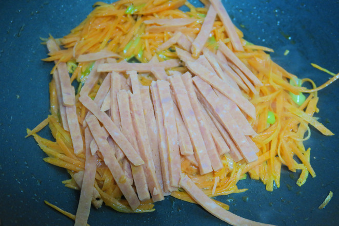 Stir-fried Carrot and Ham with Bean Sprouts recipe