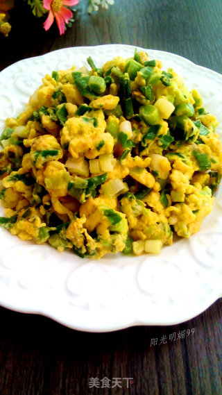 Scrambled Eggs with Garlic recipe