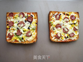 Sausage Toast Pizza recipe