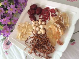 #trust of Beauty# Nourishing Red Dates and Flower Gum Stew Soup recipe