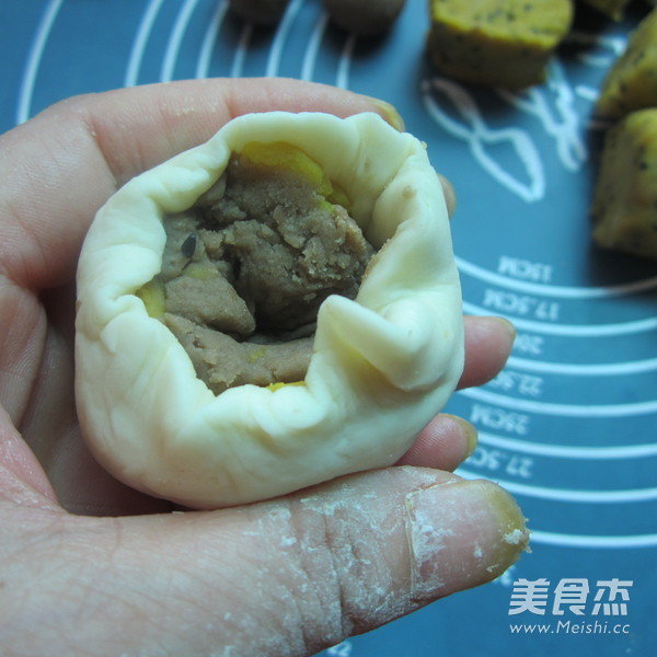 Bean Paste Mooncake recipe