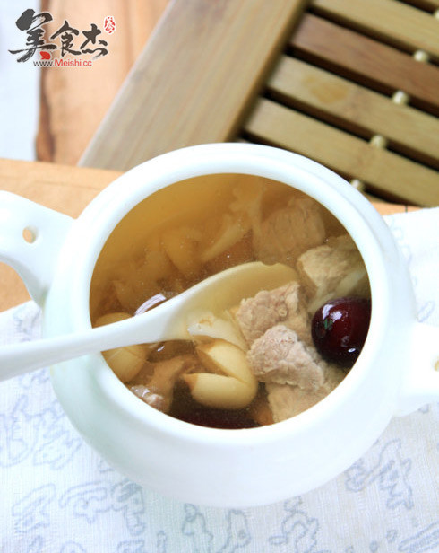 Stewed Lean Pork with Lotus Seed and Lily recipe