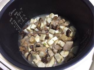 "warming Food" Stewed Mushroom and Taro Rice recipe