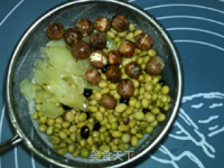 Soy Milk with Red Dates, Lily and Lotus Seeds recipe