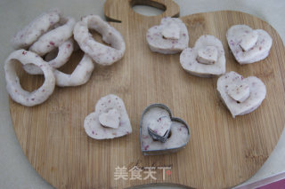 Valentine's Day Cakes of Chinese and Western Walls——the Heart of Rising Up Step by Step recipe