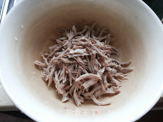 Shredded Meat Black and White Dishes recipe