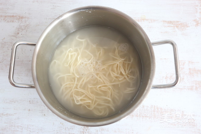 Fried Noodles with Spicy Sauce recipe