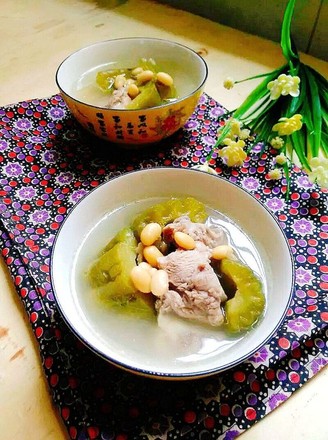 Clear Heat and Cool Down~soybean Bitter Gourd Pork Rib Soup recipe