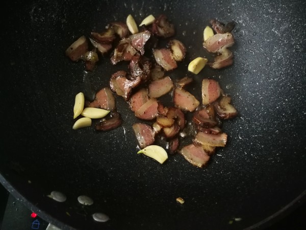 Stir-fried Bacon with Chili recipe