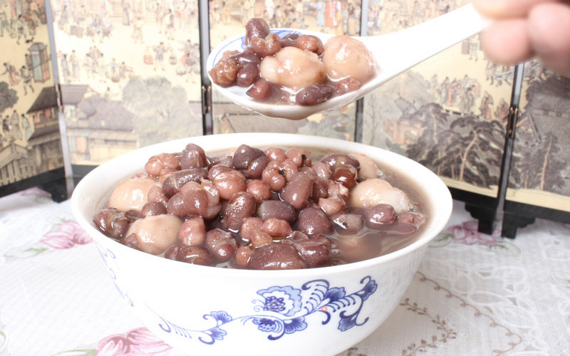 Red Beans and Barley Boiled Rice Cakes-the Chinese New Year is Almost Here, and Children Like to Drink It Very Much. recipe
