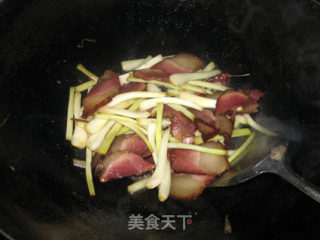 Fried Hunan Bacon with Buckwheat Head recipe