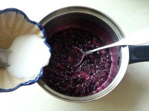 Popped Large-grain Blueberry Sauce recipe