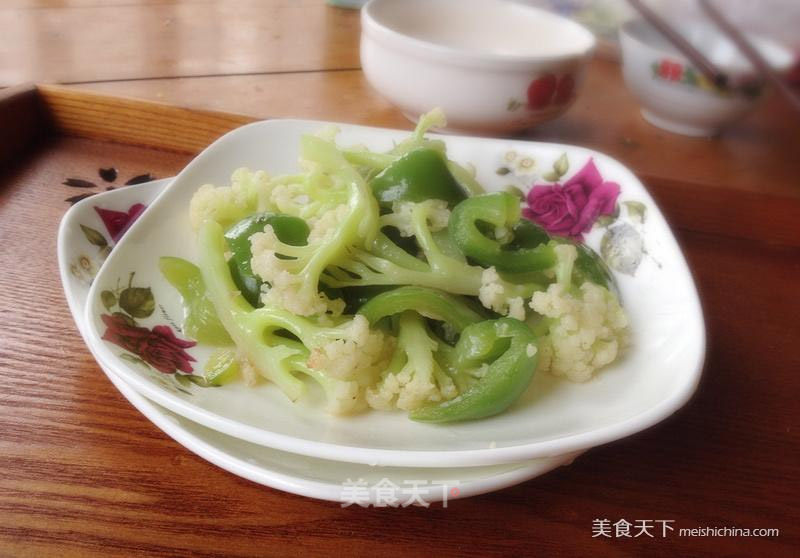 Stir-fried Organic Cauliflower with Green Peppers recipe