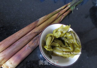 Sauerkraut and Bitter Bamboo Shoot Soup recipe