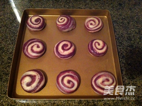 Purple Sweet Potato Spiral Mung Bean Crisp Balls recipe