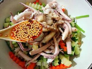 Refreshing Small Cold Dish---------【squid Mixed with Scallion Oil and Seasonal Vegetables】 recipe