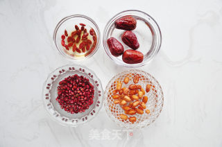 Five Red Soup recipe