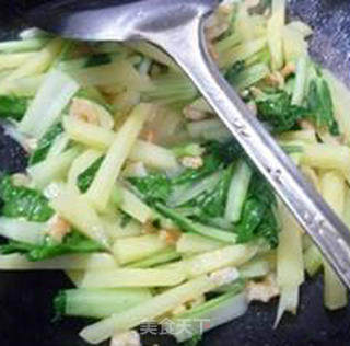 Stir-fried Potatoes with Kaiyang Cabbage recipe