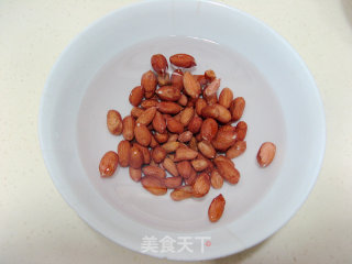 Soy Milk with Soy Beans, Peanuts and Red Dates recipe