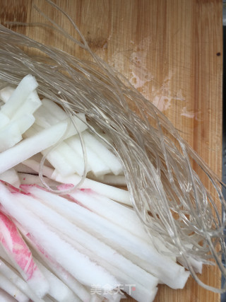 Braised Pork Noodles and Stewed Radish recipe