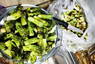 Scrambled Eggs with Spiny Sprouts recipe