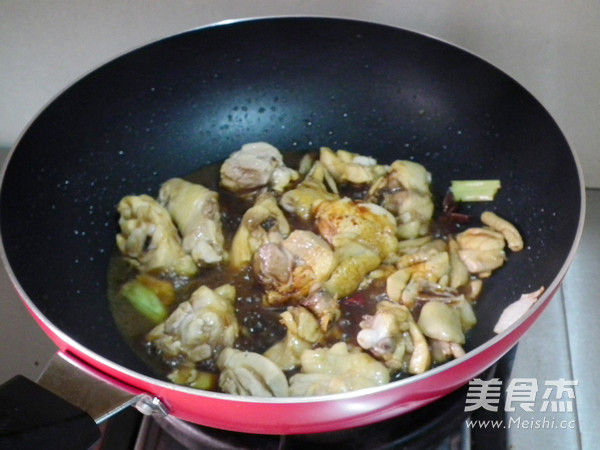 Stewed Chicken Nuggets with Mushrooms recipe