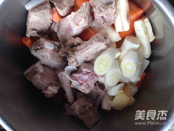 Stewed Pork Ribs Soup recipe