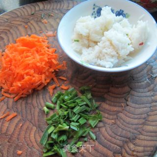 Stir-fried Leftover Rice with Carrot Shreds recipe