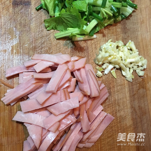 Fried Noodles with Egg and Ham recipe