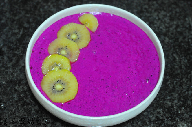 Dragon Fruit Milkshake Bowl recipe