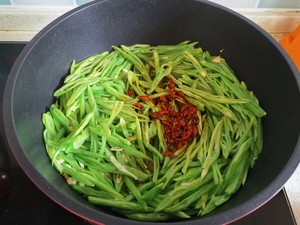 Stir-fried Bean Curd Shreds with Sauce ~ A Home-cooked Dish that is More Delicious Than Meat recipe