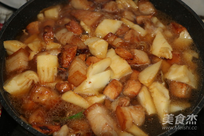 Roast Pork with Winter Bamboo Shoots recipe