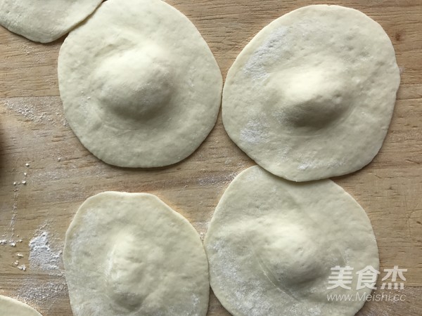 The Quick Noodles Made in Summer--celery and Shrimp Meat Buns recipe