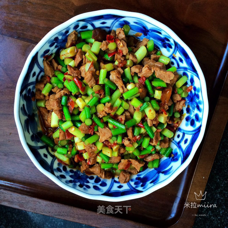 Stir-fried Diced Beef with Garlic Moss recipe